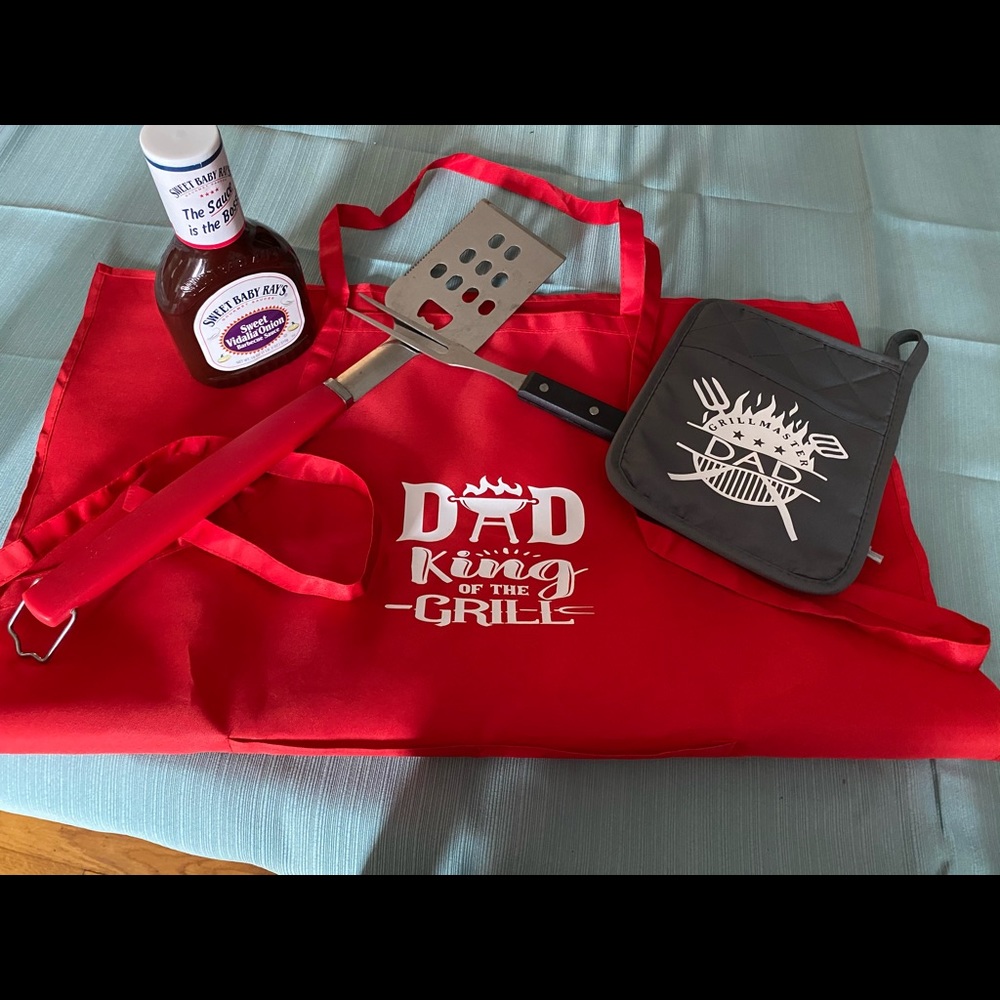 Dad king of the grill apron - Picture 2 of 2